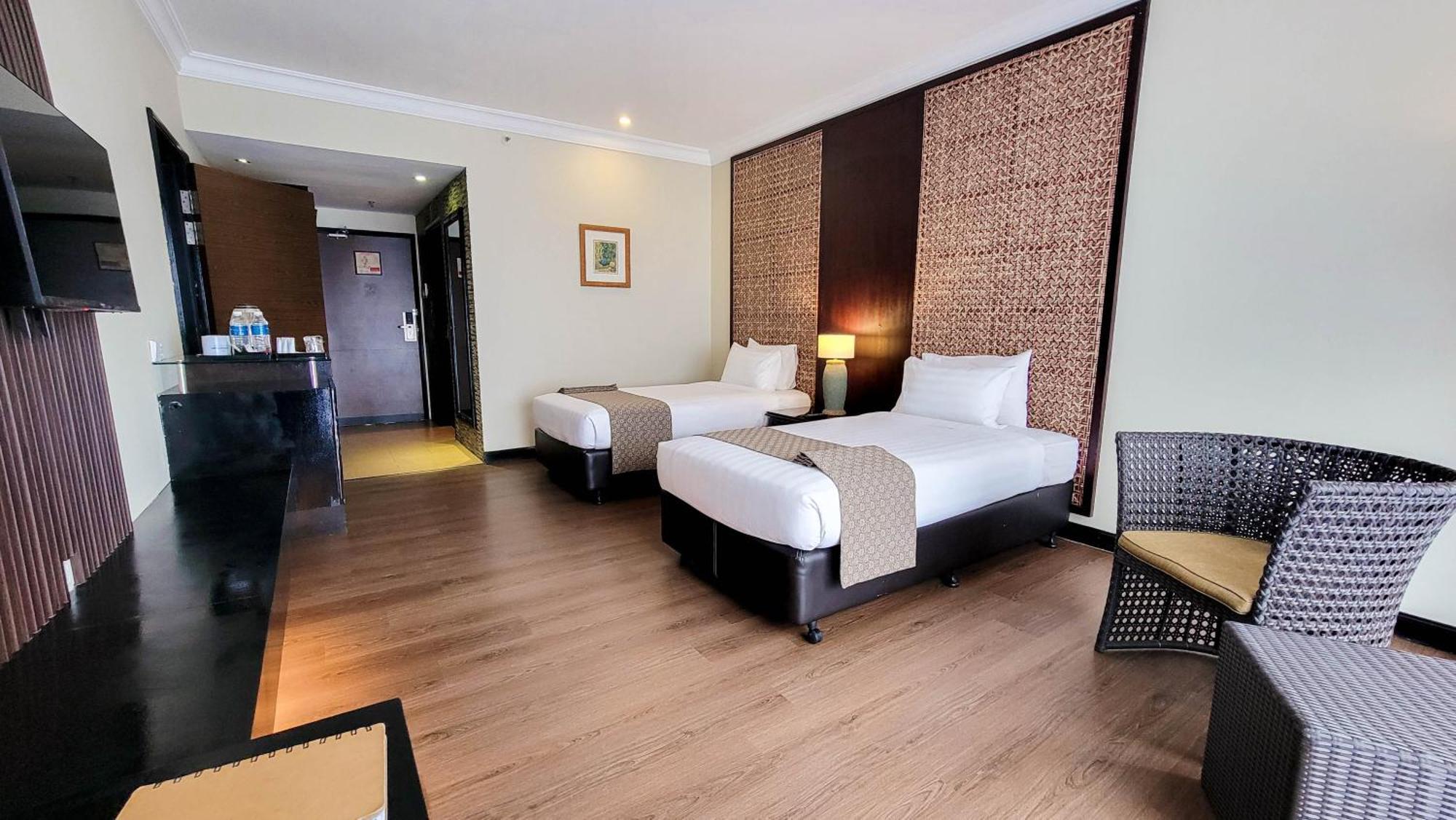 Mines Beach Resort Hotel Сері-Кембанган Екстер'єр фото